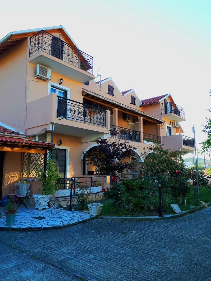 Antzela Apartment *